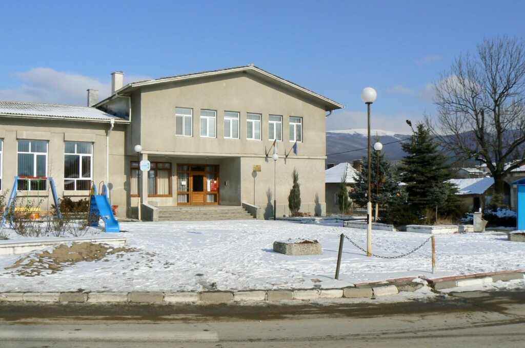 Изглед от Долно Камарци